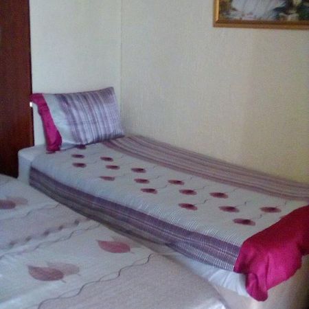 Guest House Macauly Йоханесбург Екстериор снимка