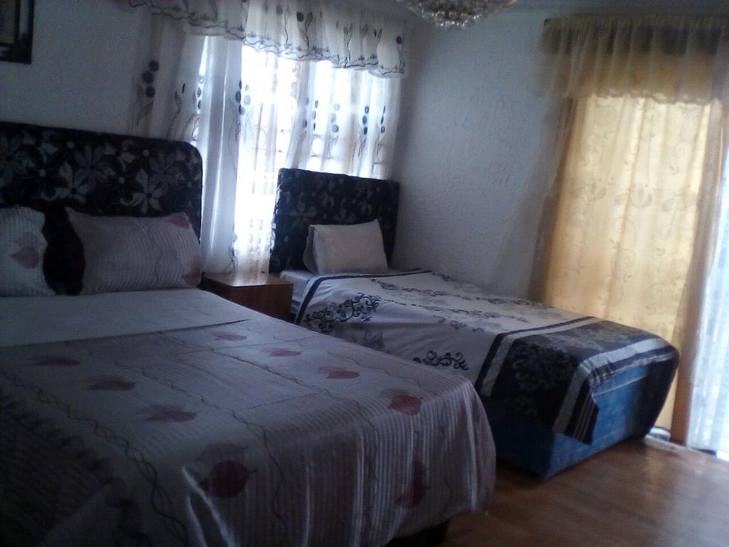 Guest House Macauly Йоханесбург Екстериор снимка