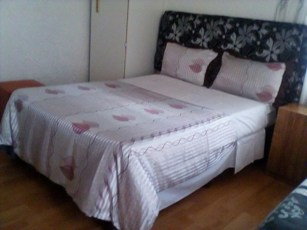 Guest House Macauly Йоханесбург Екстериор снимка