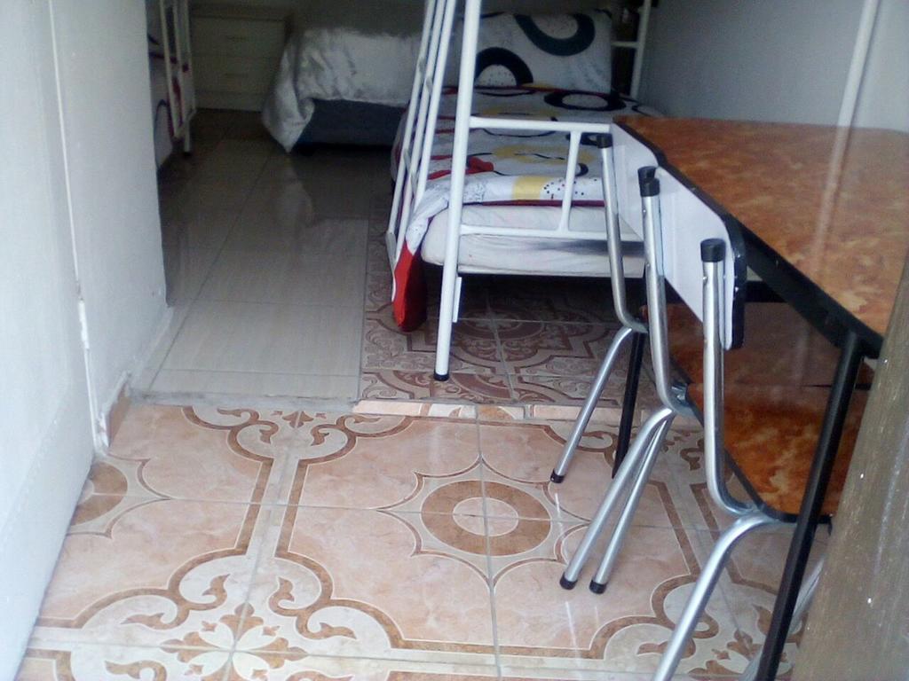 Guest House Macauly Йоханесбург Екстериор снимка