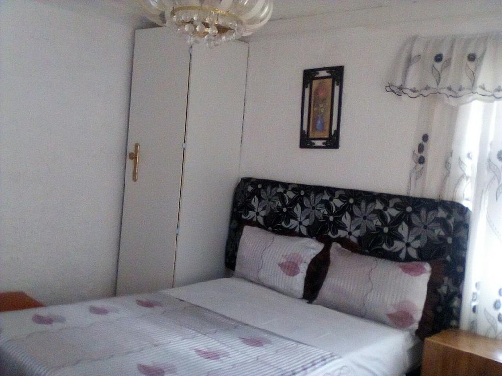 Guest House Macauly Йоханесбург Екстериор снимка